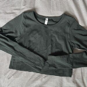 Lululemon Athletica Ribbed Olive Long Sleeve cropped Top, size 8